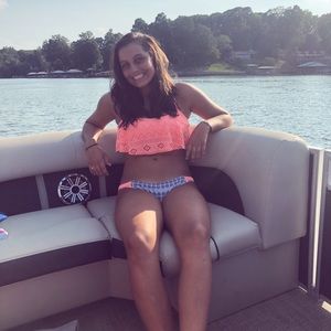 Meet your Posher, Bailey